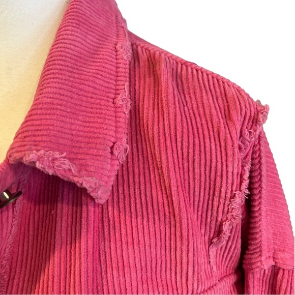 Barbiecore distressed corduroy Shacket Valentine’s Day ready - Picture 3 of 3